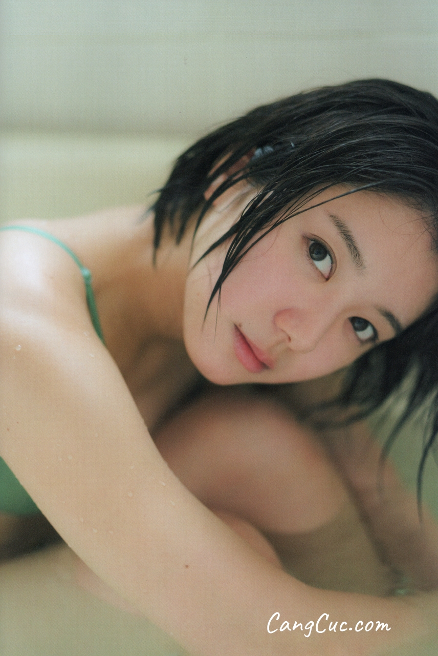 [JP] Momoka Onishi (大西桃香) – 2023.09.30 AKB48 2nd写真集『桃の眺め方』